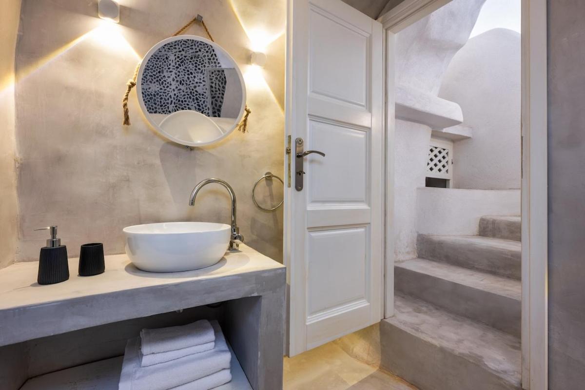 Villa Gilbert'S Cave With Cave Jacuzzi Megalokori Exterior foto