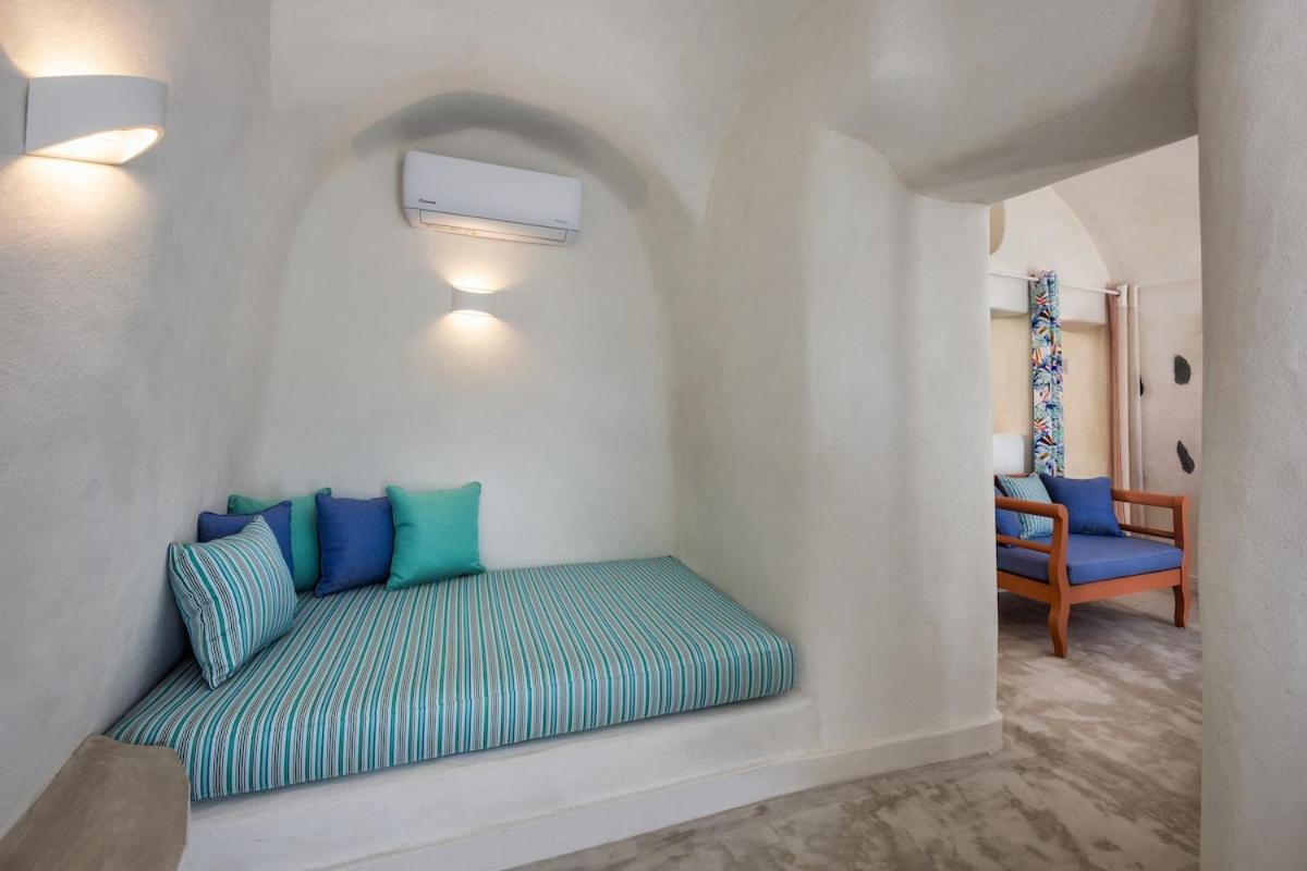Villa Gilbert'S Cave With Cave Jacuzzi Megalokori Exterior foto